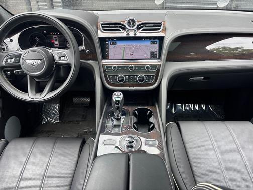 Black 2022 Bentley Bentayga V8