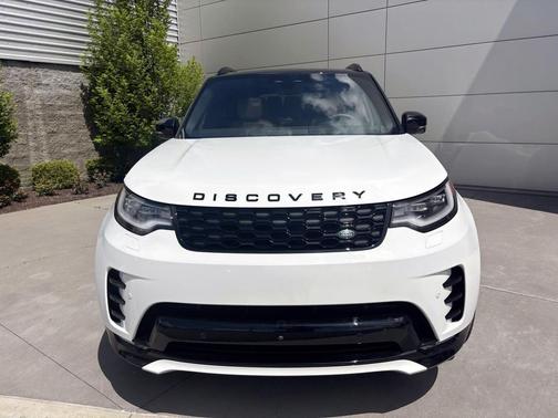 Fuji White 2025 Land Rover Discovery P360 Dynamic SE