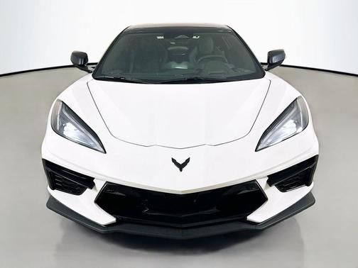 Arctic White 2025 Chevrolet Corvette Stingray w/2LT