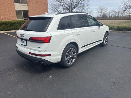 2025 Audi Q7 45 Premium