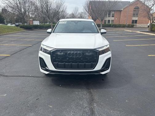 2025 Audi Q7 45 Premium