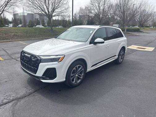 2025 Audi Q7 45 Premium