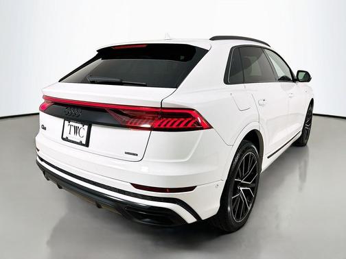 Carrara White 2022 Audi Q8 55 Premium Plus