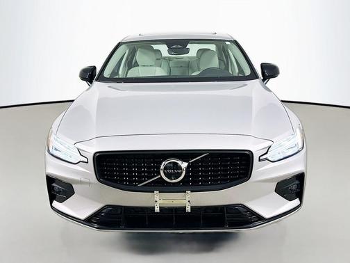 Silver Dawn Metallic 2025 Volvo S60 B5 Plus