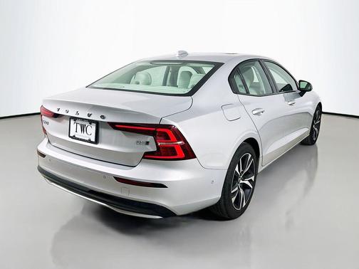 Silver Dawn Metallic 2025 Volvo S60 B5 Plus