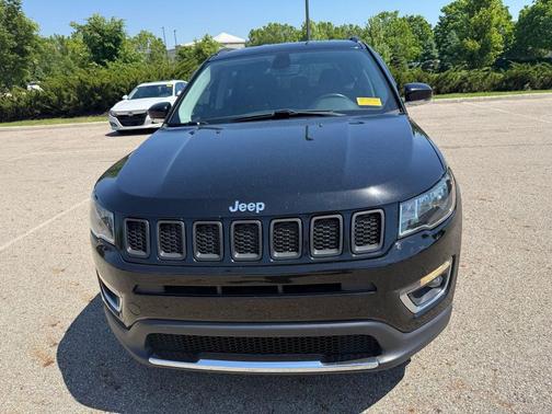 Diamond Black Crystal Pearlcoat 2019 Jeep Compass Limited