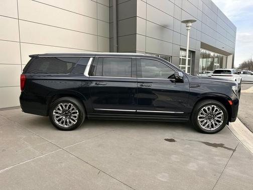 2023 GMC Yukon XL Denali Ultimate