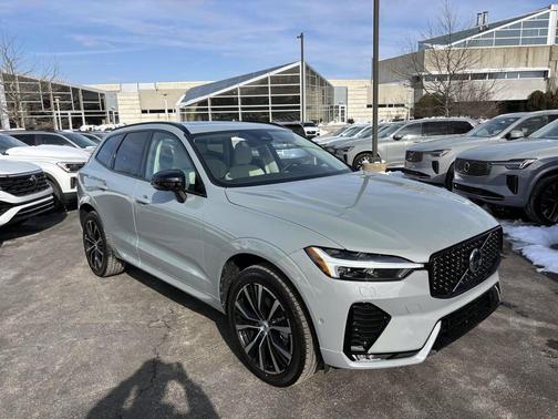 2025 Volvo XC60 B5 Plus