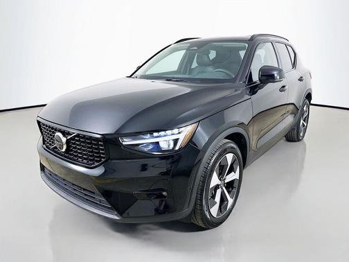 Onyx Black 2026 Volvo XC40 Plus, B5 AWD Gas (mild hybrid), Dark