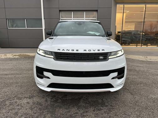 2026 Land Rover Range Rover Sport SE