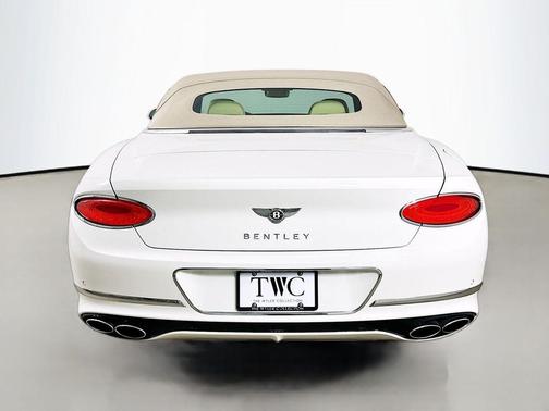 Ghost White Pearlescent by Mulliner 2020 Bentley Continental GT V8