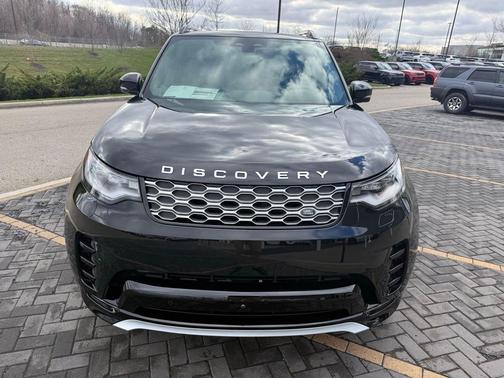 Santorini Black Metallic 2025 Land Rover Discovery P360 Metropolitan Edition