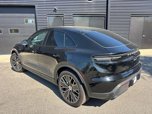 Black 2025 Porsche Macan Macan Electric