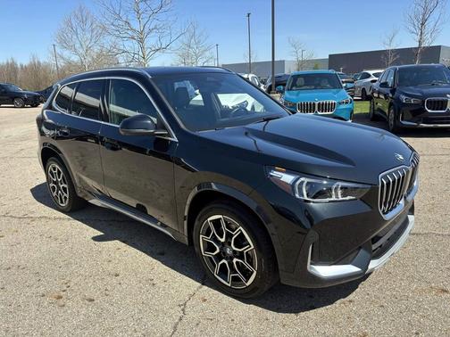 Black Sapphire Metallic 2026 BMW X1 xDrive28i