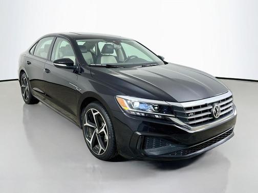 Deep Black Pearl 2020 Volkswagen Passat 2.0T R-Line