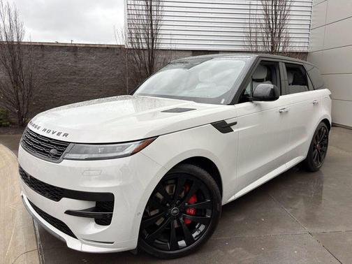 2025 Land Rover Range Rover Sport SE