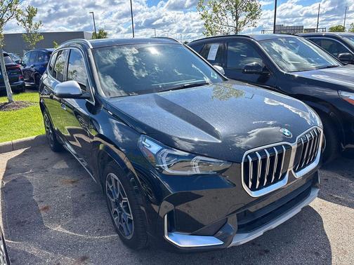 Black Sapphire Metallic 2024 BMW X1 xDrive28i