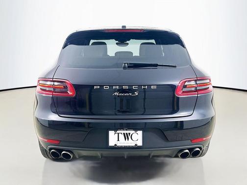 Jet Black Metallic 2017 Porsche Macan Macan