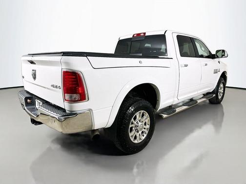 Bright White Clearcoat 2018 RAM 2500 Laramie Crew Cab 4x4 6'4' Box