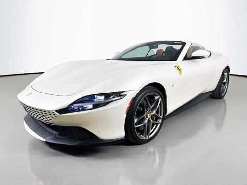 Bianco Italia 2024 Ferrari Roma Spider Base