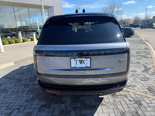 2023 Land Rover Range Rover P530 SE