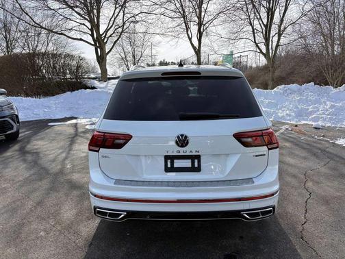 2022 Volkswagen Tiguan 2.0T SEL R-Line 4MOTION
