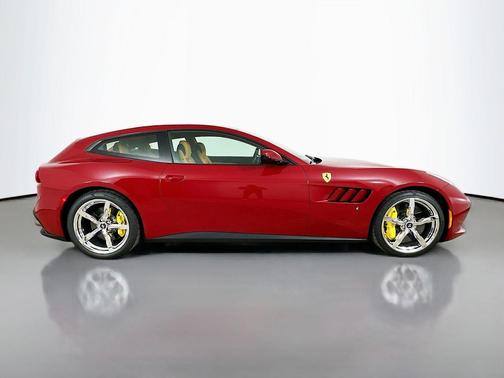 Rosso Corsa 2018 Ferrari GTC4Lusso V12