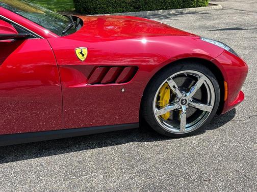 Rosso Corsa 2018 Ferrari GTC4Lusso V12
