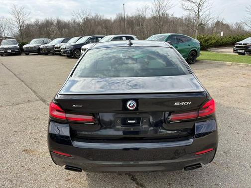 Carbon Black Metallic 2023 BMW 540 i xDrive