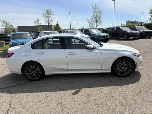 Mineral White Metallic 2025 BMW 330 xDrive
