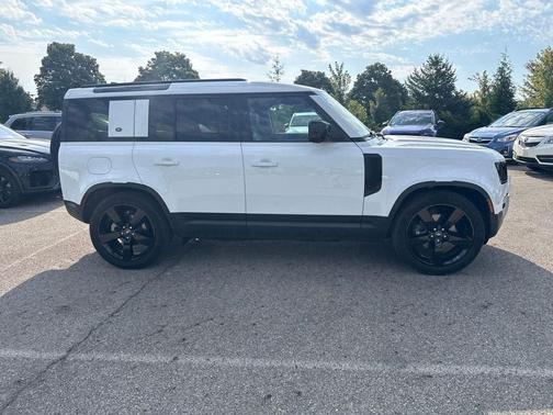 Fuji White 2024 Land Rover Defender 110 P300