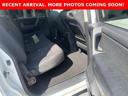 2014 Nissan Titan SV