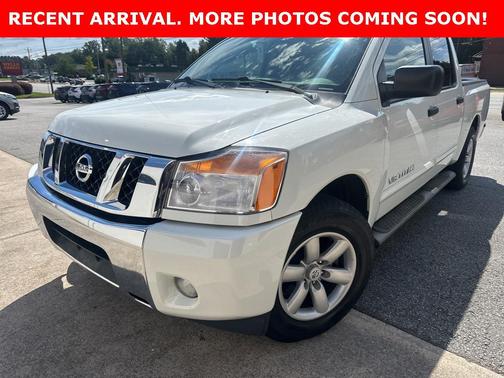 2014 Nissan Titan SV