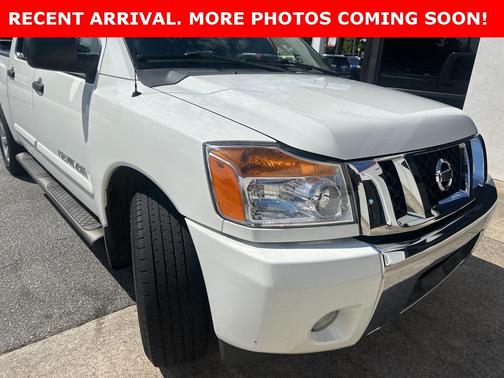 2014 Nissan Titan SV