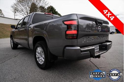 2024 Nissan Frontier SV