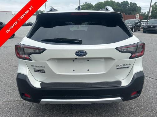 Crystal White Pearl 2025 Subaru Outback Touring XT