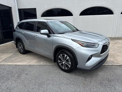 2024 Toyota Highlander XLE
