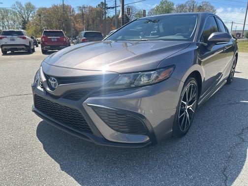 Predawn Gray Mica 2024 Toyota Camry Hybrid SE