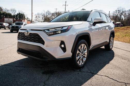 2025 Toyota RAV4 XLE Premium