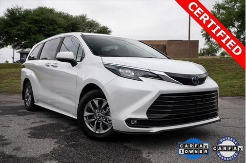 2025 Toyota Sienna XLE 8 Passenger