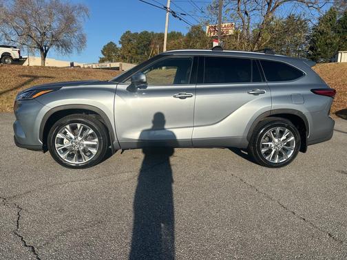 2023 Toyota Highlander Limited