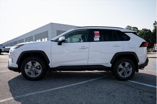 2025 Toyota RAV4 Hybrid XLE