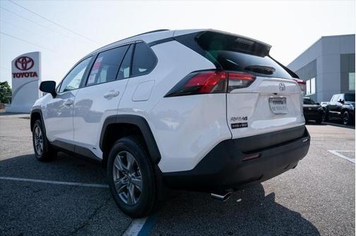 2025 Toyota RAV4 Hybrid XLE