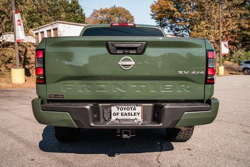 2023 Nissan Frontier SV