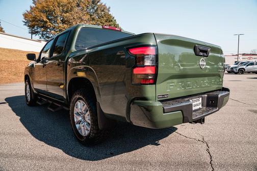 2023 Nissan Frontier SV