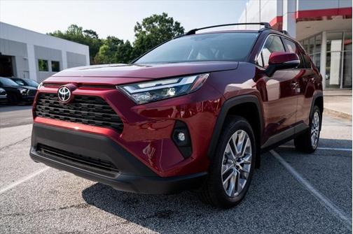 2025 Toyota RAV4 XLE Premium