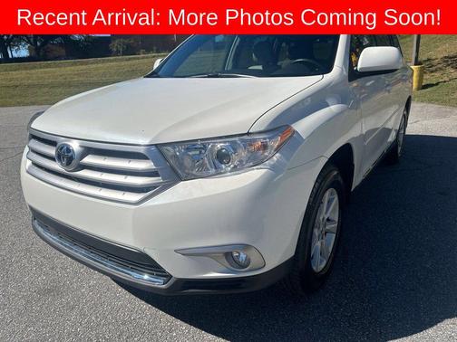 Blizzard Pearl 2013 Toyota Highlander SE