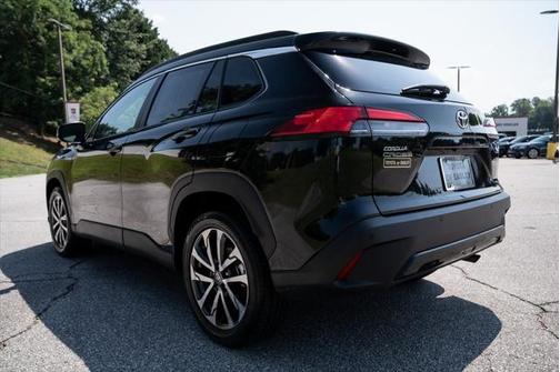 2024 Toyota Corolla Cross XLE