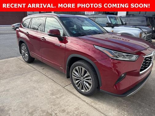 2021 Toyota Highlander Hybrid Platinum