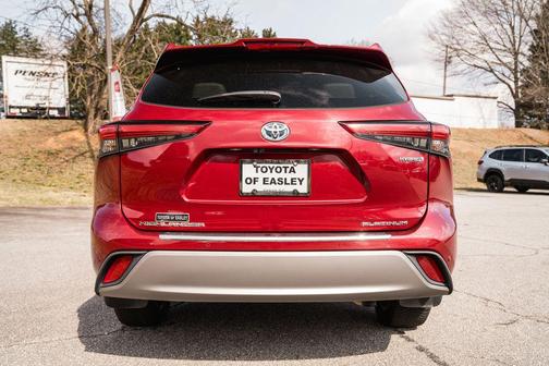 2021 Toyota Highlander Hybrid Platinum